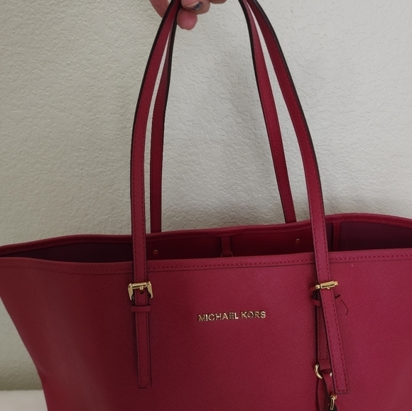Michael Kors Jet Set Travel Dark Pink Large Shoulder Tote Bag - Picture 5 of 15